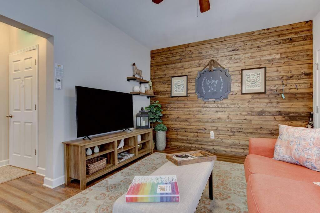 Mountain Bungalow-Walk To Downtown/Biker'S Dream! Hot Springs Exterior photo